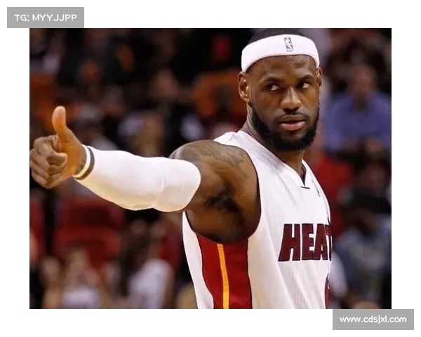 《NBA震撼时刻:詹姆斯31+12+8破30纪录,库里40+4+4立18丰碑》 《NBA震撼时刻:詹姆斯31+12+8破30纪录,库里40+4+4立18丰碑》